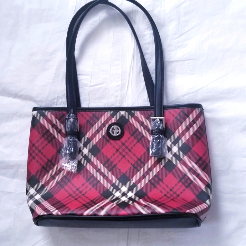Giani Bernini Saffiano Plaid Purse NWOT tags. Measurements 14in W × 9in H - Picture 1 of 3